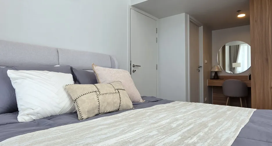 For rent 2 bedrooms condo in Khlong Toei, Bangkok