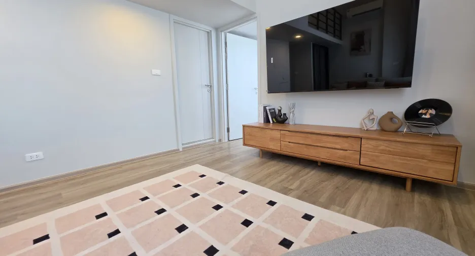 For rent 2 bedrooms condo in Khlong Toei, Bangkok