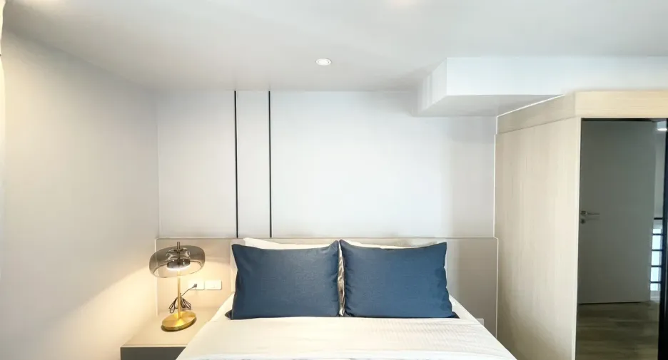 For rent 2 bedrooms condo in Khlong Toei, Bangkok