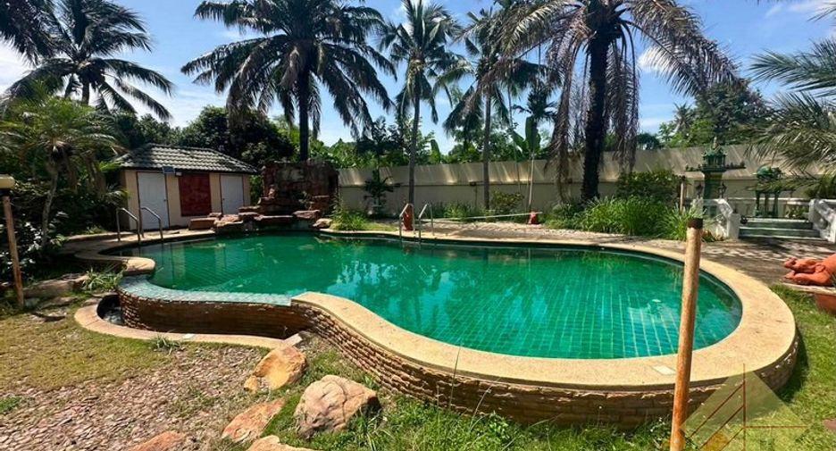 For sale 4 bedrooms house in Bang Lamung, Chonburi
