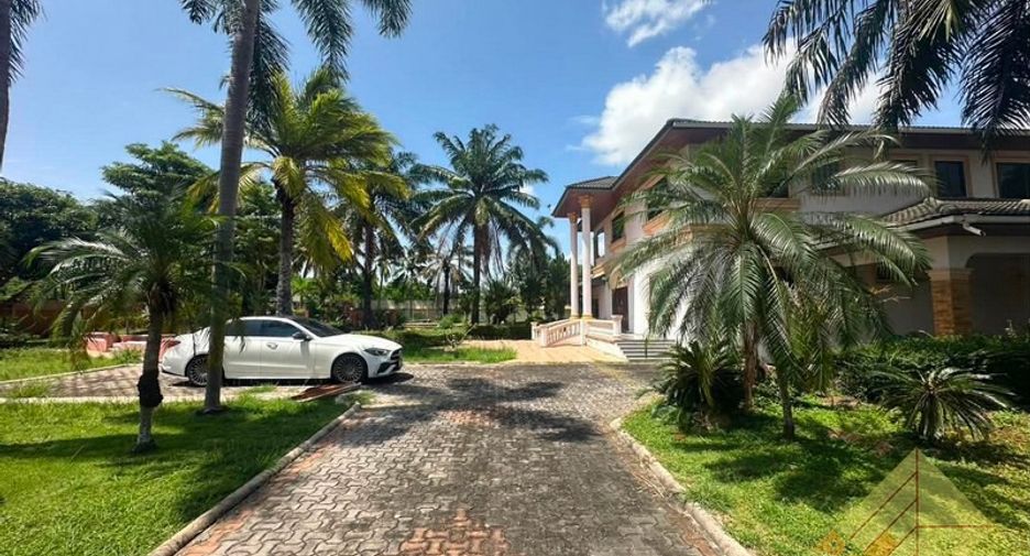 For sale 4 bedrooms house in Bang Lamung, Chonburi