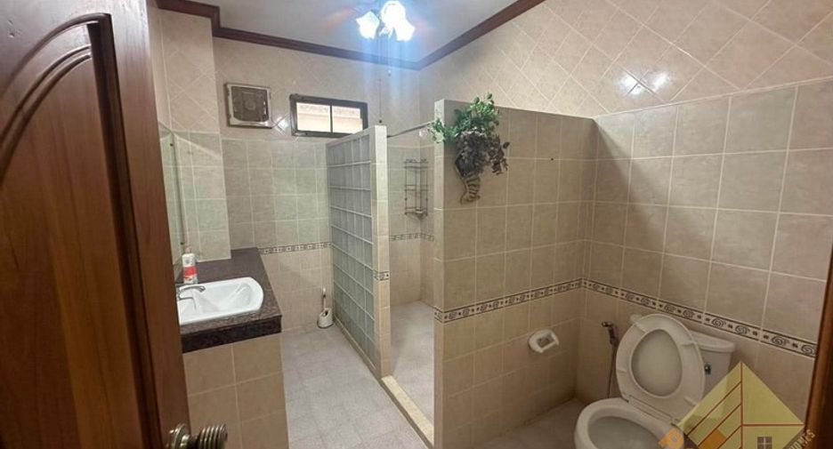 For sale 4 bedrooms house in Bang Lamung, Chonburi