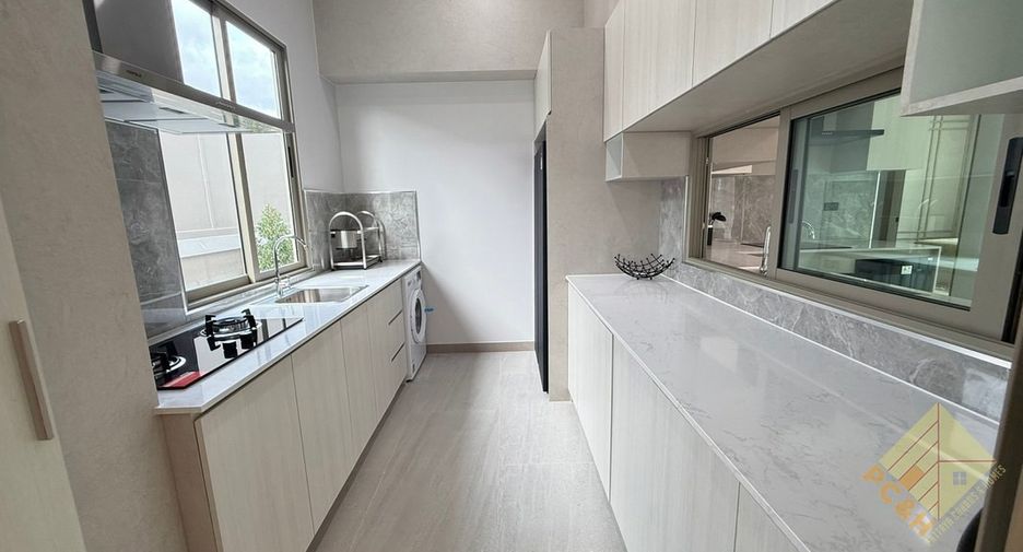 For sale 4 bedrooms house in Bang Lamung, Chonburi