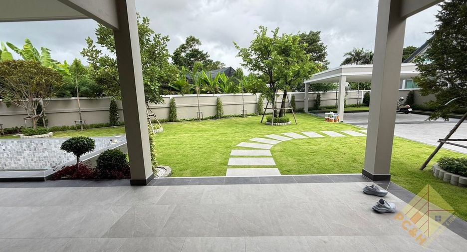 For sale 4 bedrooms house in Bang Lamung, Chonburi