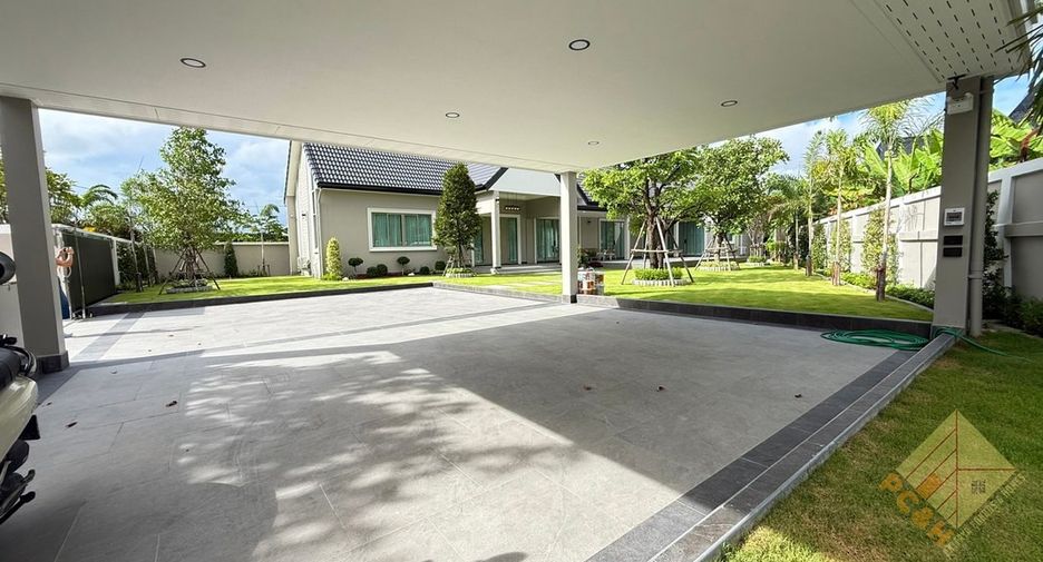 For sale 4 bedrooms house in Bang Lamung, Chonburi