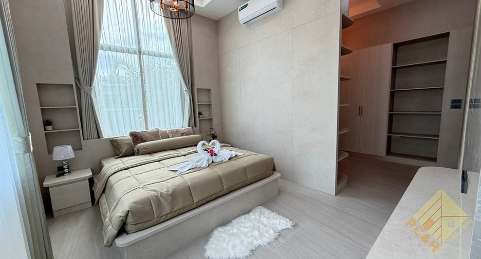 For sale 4 bedrooms house in Bang Lamung, Chonburi