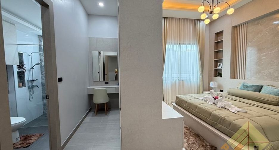 For sale 4 bedrooms house in Bang Lamung, Chonburi