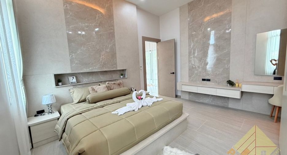 For sale 4 bedrooms house in Bang Lamung, Chonburi