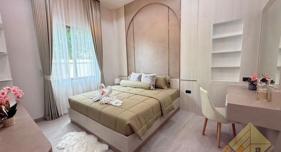 For sale 4 bedrooms house in Bang Lamung, Chonburi