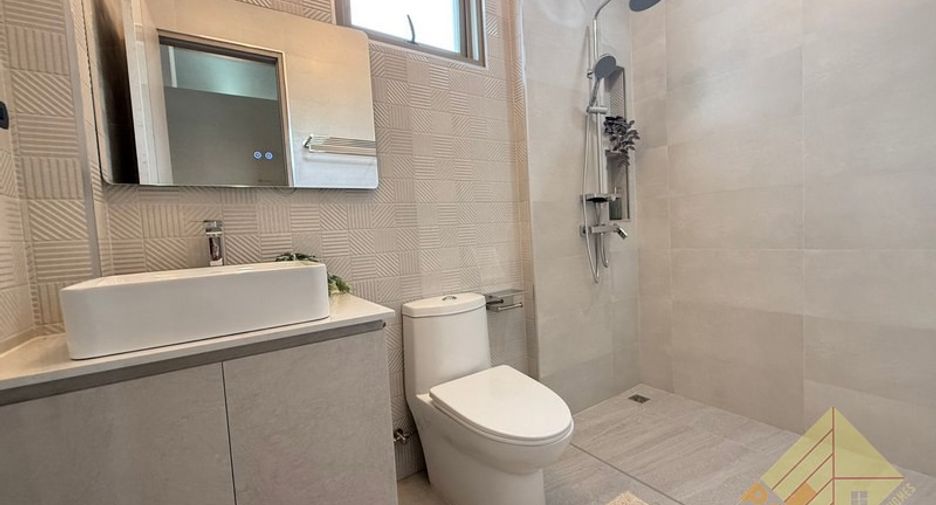 For sale 4 bedrooms house in Bang Lamung, Chonburi
