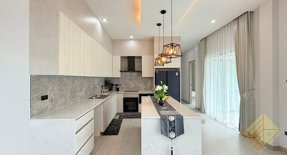 For sale 4 bedrooms house in Bang Lamung, Chonburi
