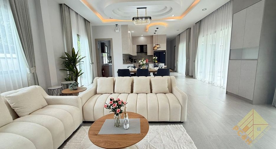 For sale 4 bedrooms house in Bang Lamung, Chonburi