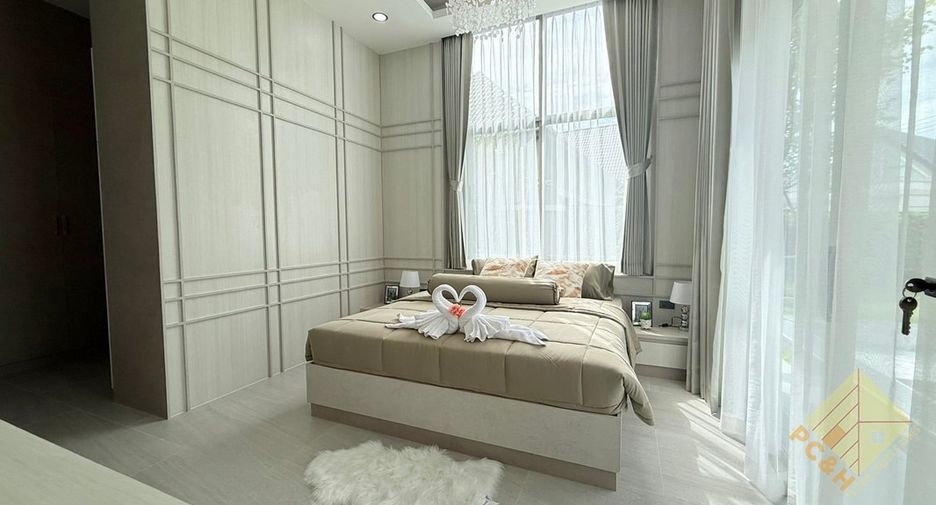 For sale 4 bedrooms house in Bang Lamung, Chonburi