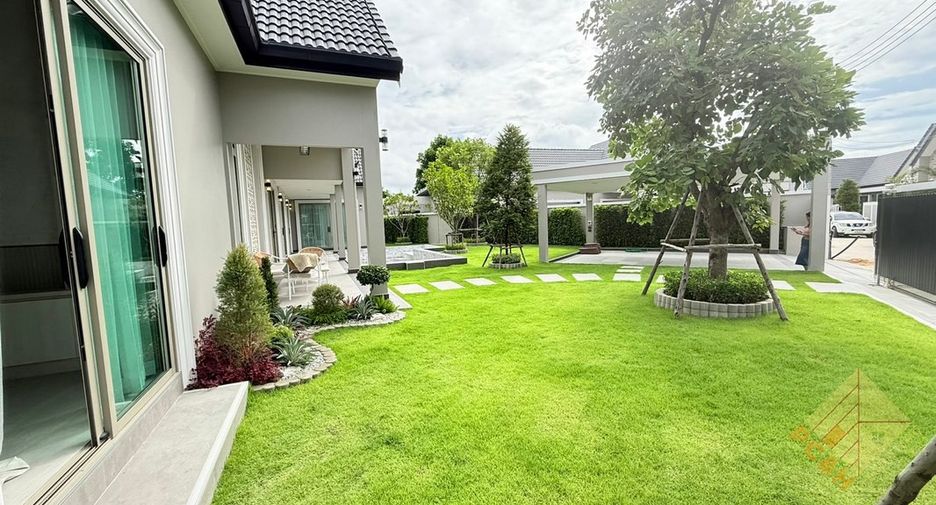 For sale 4 bedrooms house in Bang Lamung, Chonburi