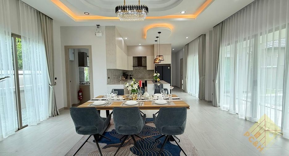 For sale 4 bedrooms house in Bang Lamung, Chonburi