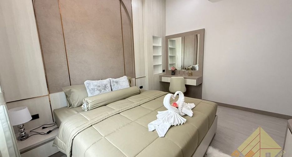 For sale 4 bedrooms house in Bang Lamung, Chonburi