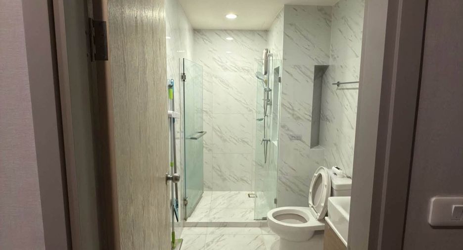 For rent 2 bedrooms condo in Bang Na, Bangkok