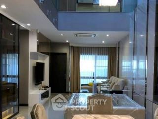 À vendre 3 chambres maison de ville à Lat Phrao, Bangkok