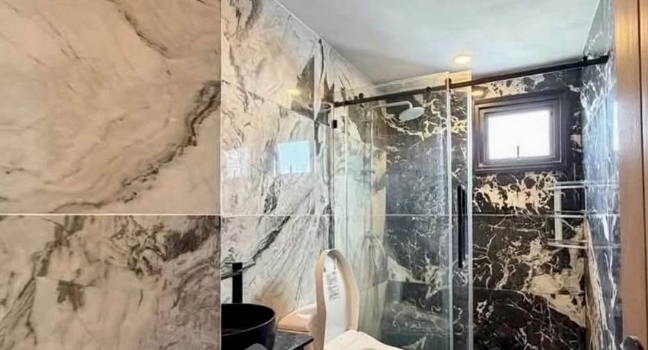 For sale 2 bedrooms condo in Bang Sue, Bangkok