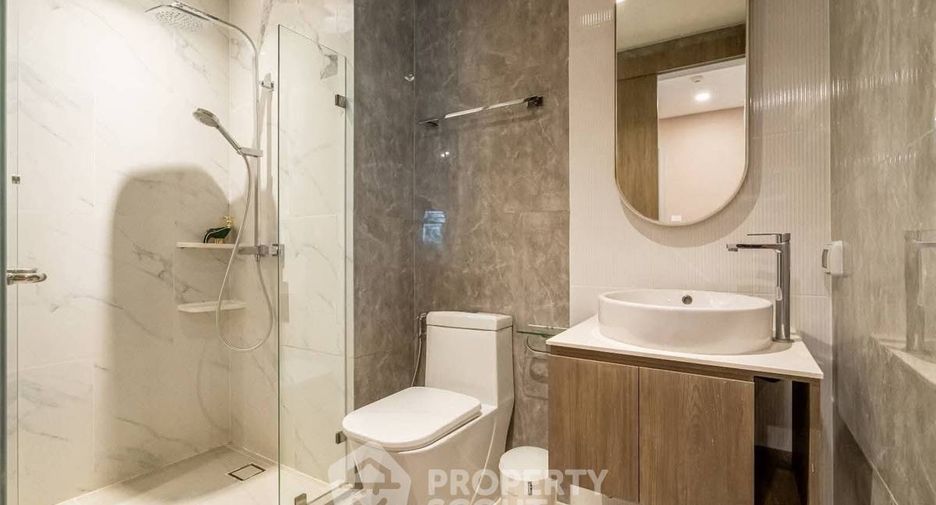 For rent 2 bedrooms condo in Huai Khwang, Bangkok