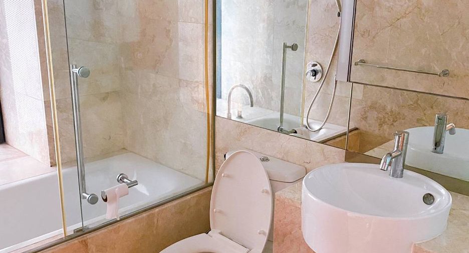 For rent 2 bedrooms condo in Sathon, Bangkok