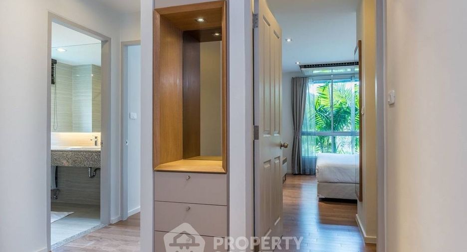 For rent 2 bedrooms condo in Yan Nawa, Bangkok