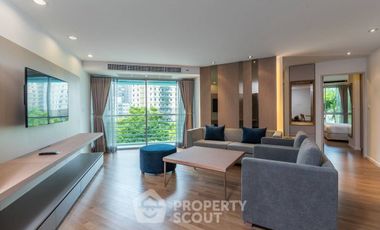 For rent 2 bedrooms condo in Yan Nawa, Bangkok