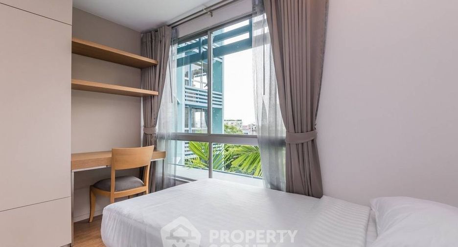 For rent 2 bedrooms condo in Yan Nawa, Bangkok