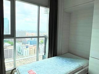 For rent 2 bedrooms condo in Huai Khwang, Bangkok
