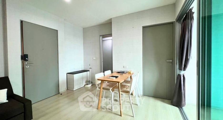 For rent 2 bedrooms condo in Huai Khwang, Bangkok