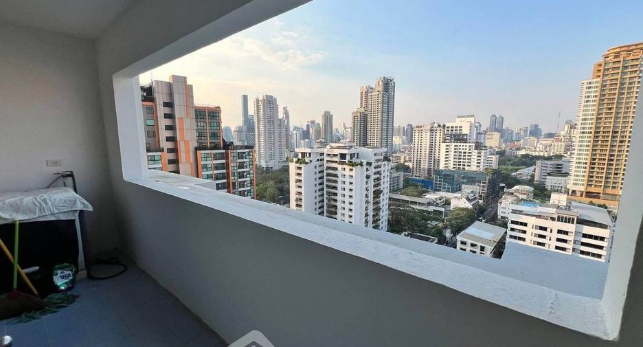 For rent 3 bedrooms condo in Watthana, Bangkok