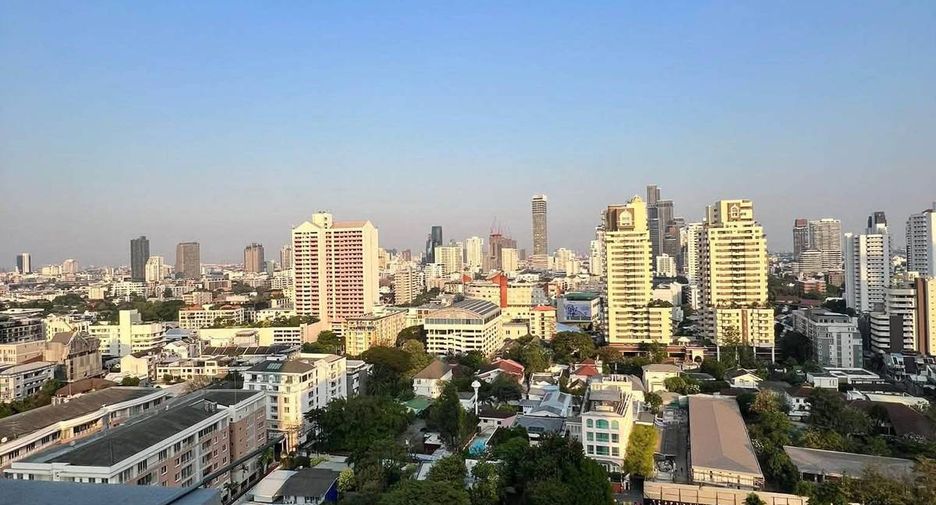 For rent 3 bedrooms condo in Watthana, Bangkok