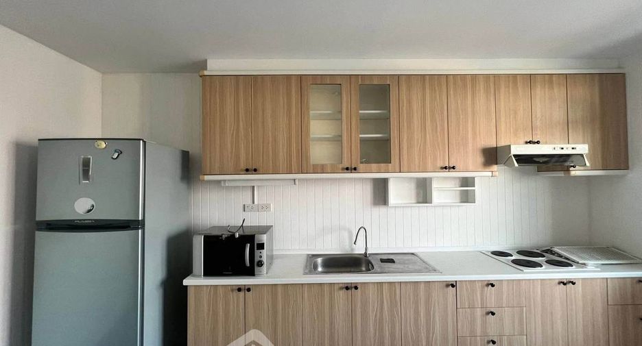 For rent 3 bedrooms condo in Watthana, Bangkok