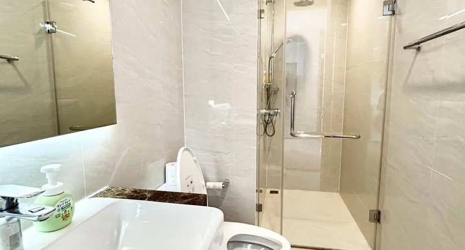 For rent 2 bedrooms condo in Watthana, Bangkok