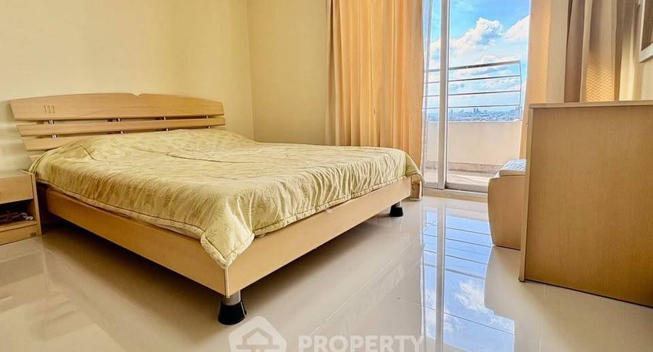 For rent 2 bedrooms condo in Chatuchak, Bangkok