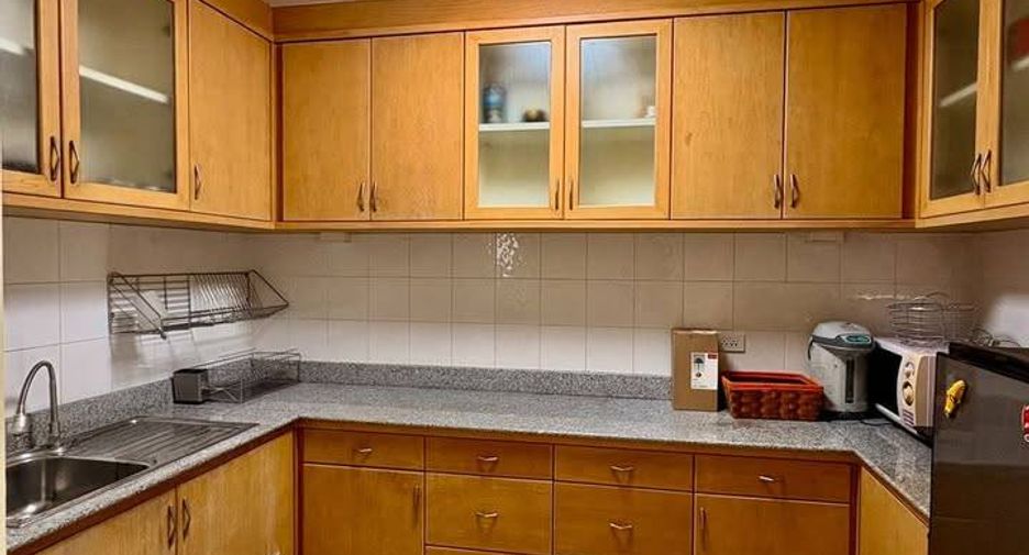 For rent 2 bedrooms condo in Chatuchak, Bangkok