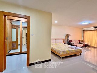 For rent 2 bedrooms condo in Chatuchak, Bangkok