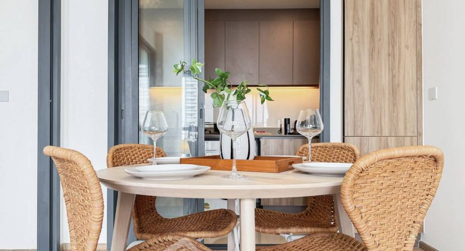 For rent 2 bedrooms condo in Watthana, Bangkok