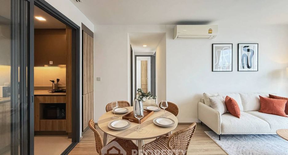 For rent 2 bedrooms condo in Watthana, Bangkok