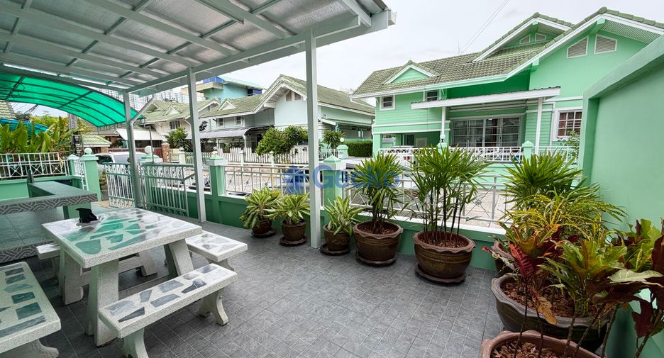 À louer 4 chambres maison à Bang Lamung, Chonburi