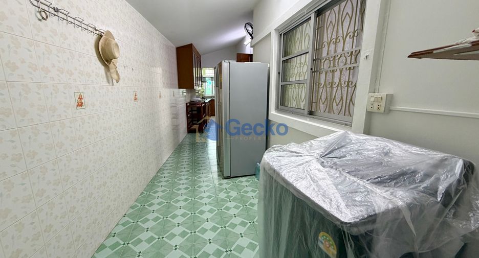 À louer 4 chambres maison à Bang Lamung, Chonburi