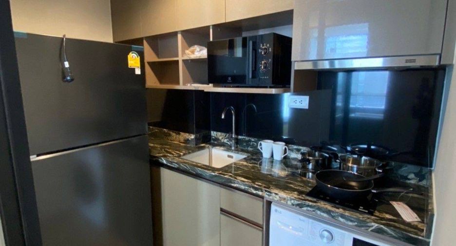 For rent 1 bed condo in Khlong Toei, Bangkok