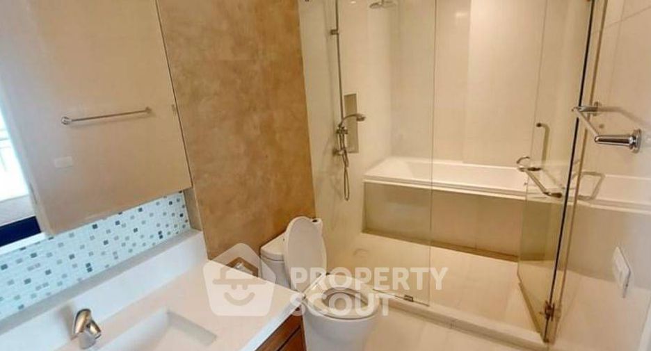 For rent 2 bedrooms condo in Khlong Toei, Bangkok