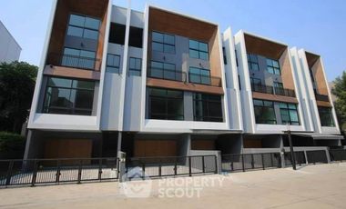 Casa adosada en alquiler de 3 habitaciones 