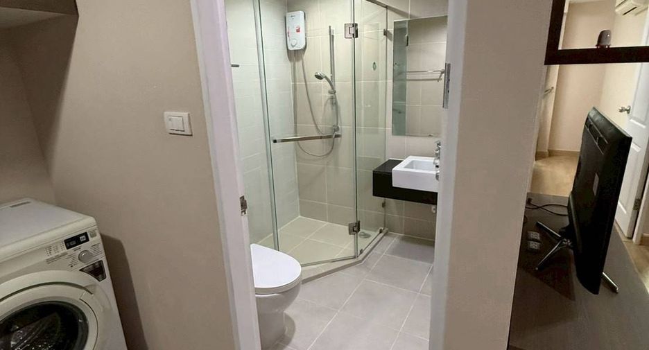 Wohnung zur Miete mit 1 Zimmer in Huai Khwang, Bangkok