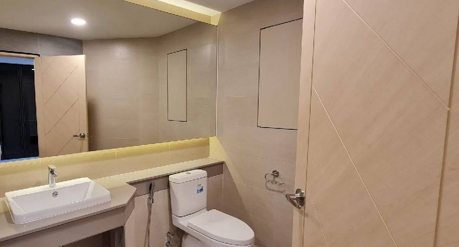For rent 3 bedrooms condo in Rat Burana, Bangkok