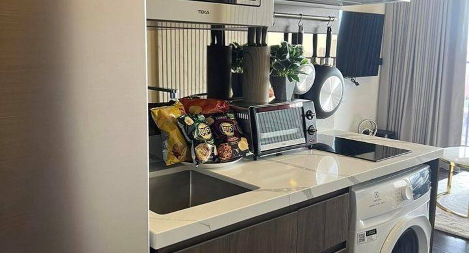 Condo en alquiler de 2 habitaciones en Watthana, Bangkok