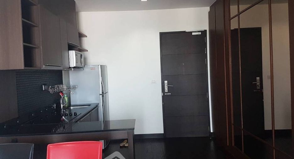 For rent 2 bedrooms condo in Ratchathewi, Bangkok