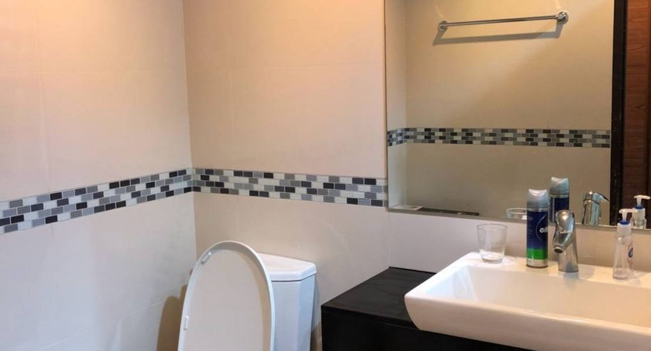For rent 2 bedrooms condo in Ratchathewi, Bangkok