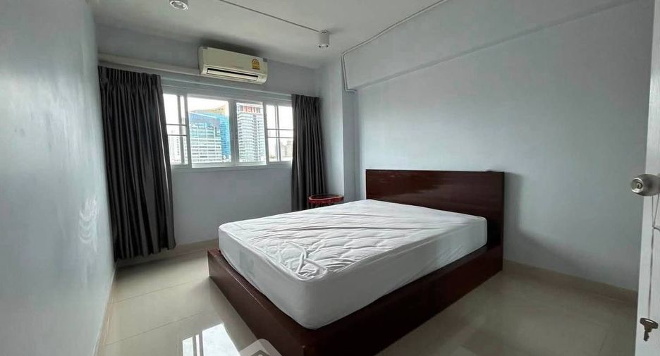 For rent 2 bedrooms condo in Watthana, Bangkok
